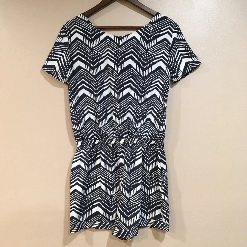 J.Crew Chevron Romper Womens 2 Navy White Preppy‎ Coastal Beachy Nautical Shorts